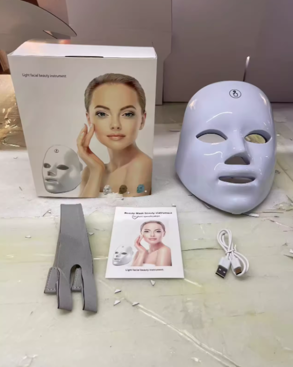 LED face mask box contents: mask, adjustable strap, instruction manual, USB cable and retail box
